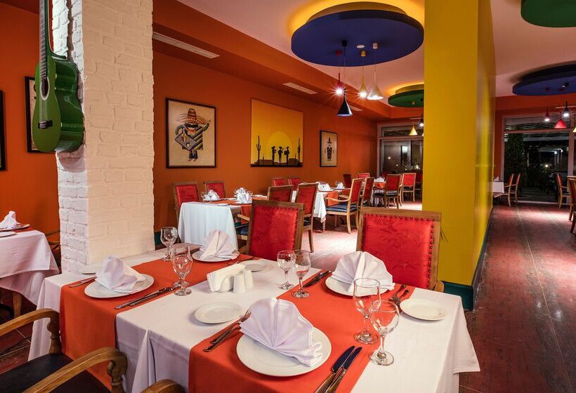 Отель Palm Wings Ephesus Beach Resort