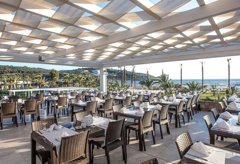 Отель Palm Wings Ephesus Beach Resort