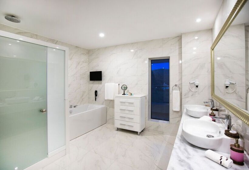 Отель Palm Wings Ephesus Beach Resort