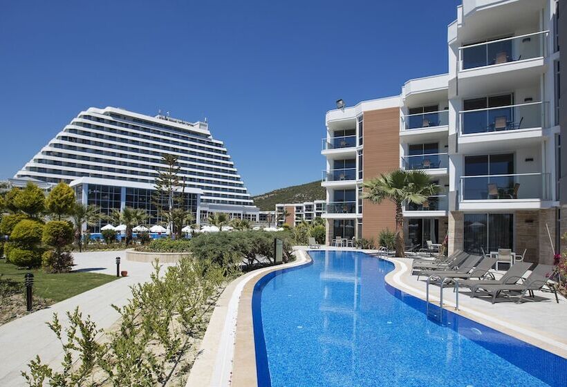 Отель Palm Wings Ephesus Beach Resort