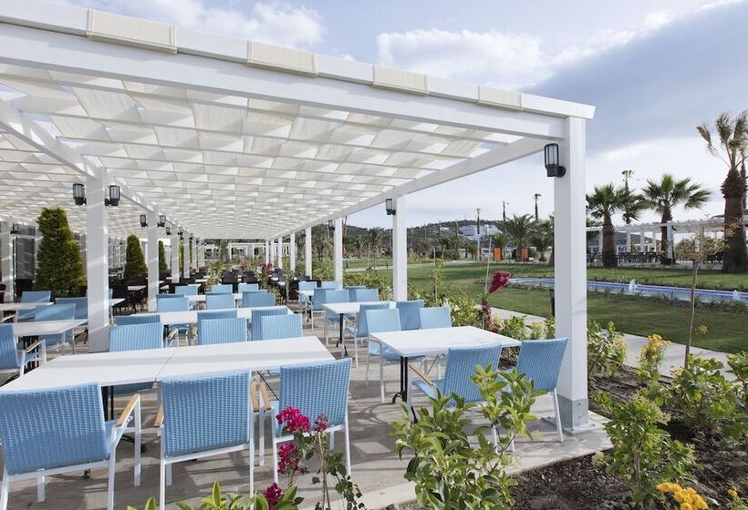 Отель Palm Wings Ephesus Beach Resort