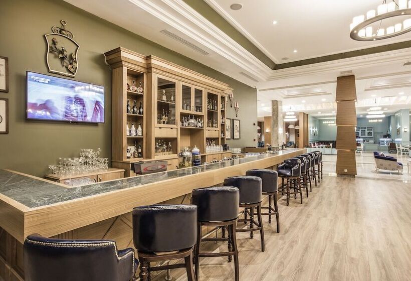 Отель Palm Wings Ephesus Beach Resort