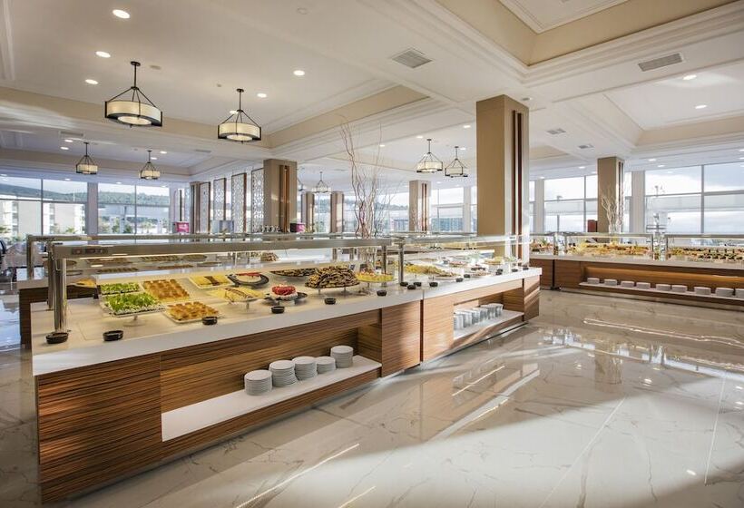 Отель Palm Wings Ephesus Beach Resort