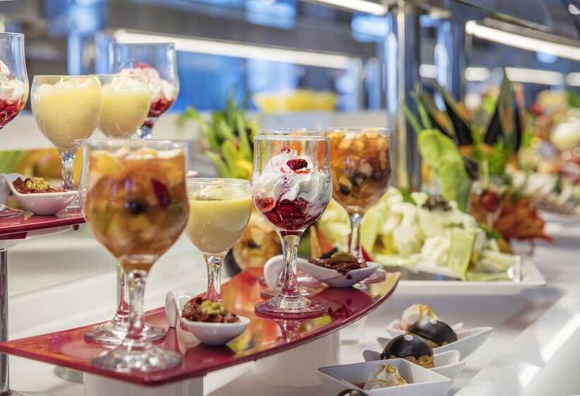 Отель Palm Wings Ephesus Beach Resort