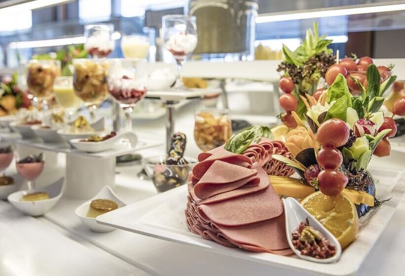 Отель Palm Wings Ephesus Beach Resort