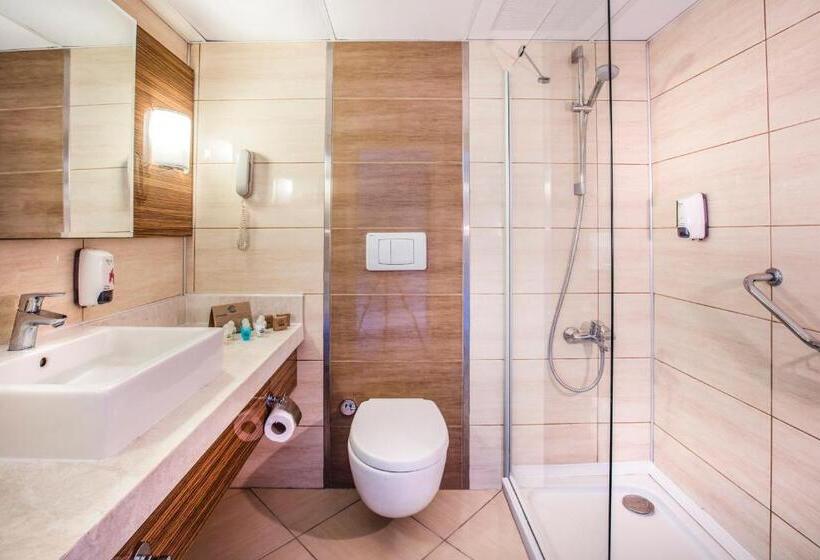 Отель Palm Wings Ephesus Beach Resort