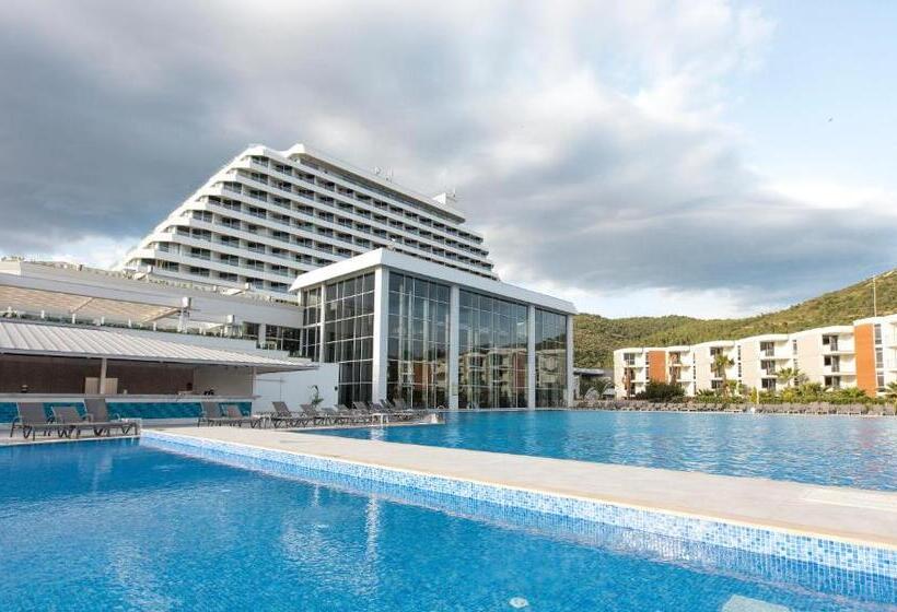 Отель Palm Wings Ephesus Beach Resort