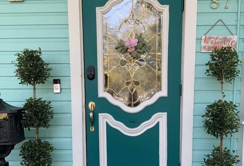 בית מלון כפרי Peace & Plenty Inn Bed And Breakfast Downtown St Augustine Adults Only
