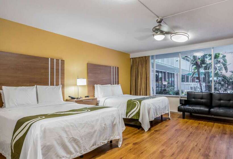 호텔 Quality Inn & Suites Airport Cruise Port Hollywood