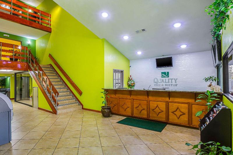 هتل Quality Inn & Suites Near Six Flags East