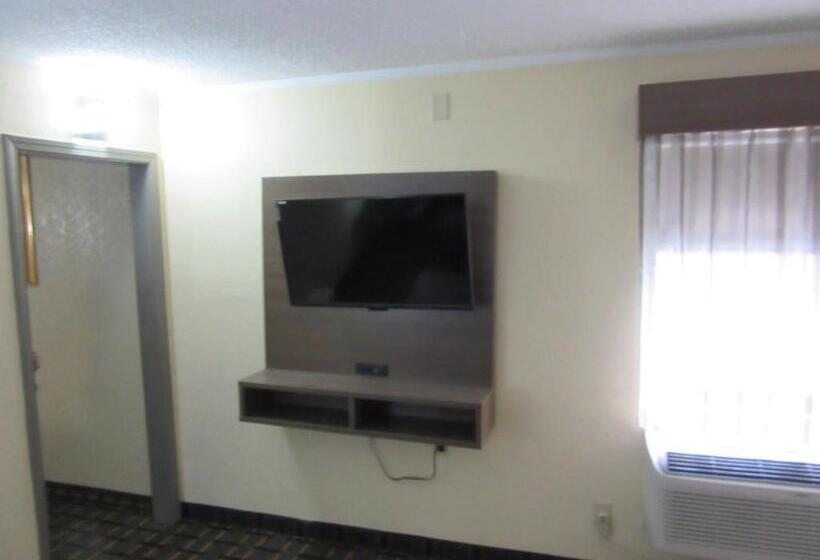 هتل Quality Inn & Suites Near Six Flags East