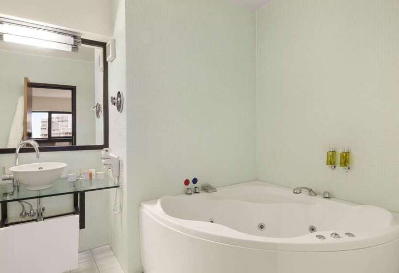 Отель Ramada Iasi City Center