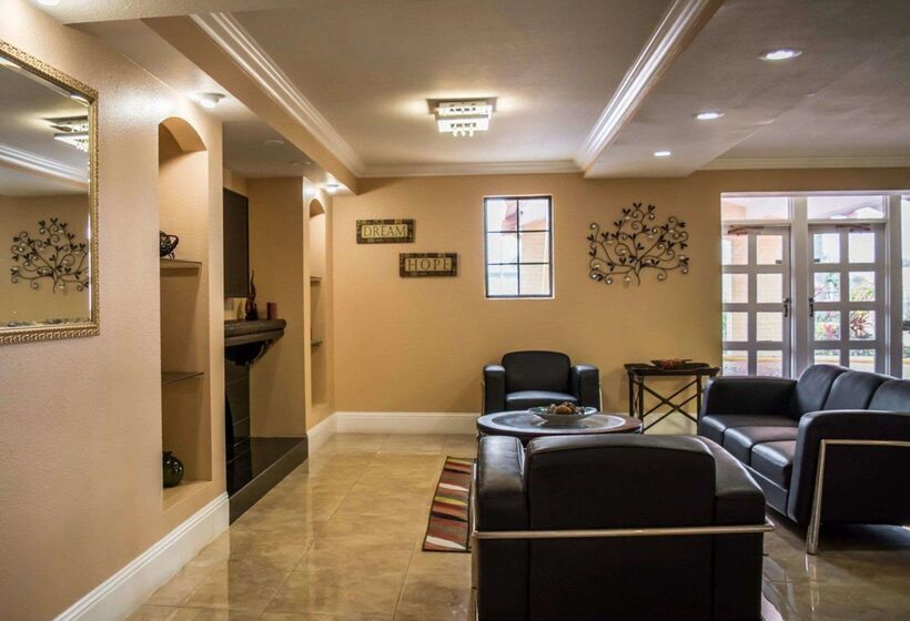 فندق Rodeway Inn Near Ybor City  Casino