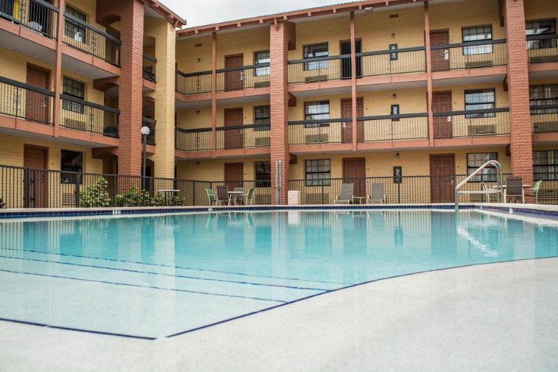 فندق Rodeway Inn Near Ybor City  Casino