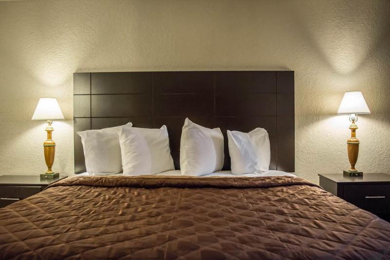 فندق Rodeway Inn Near Ybor City  Casino