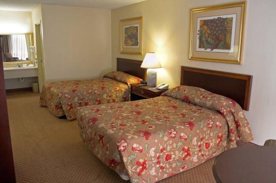 فندق Sawgrass Inn & Conference Center