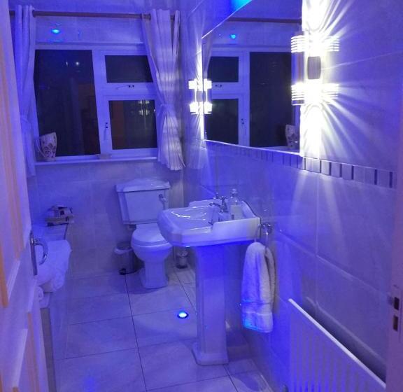 בית מלון כפרי Sea Breeze Bed And Breakfast