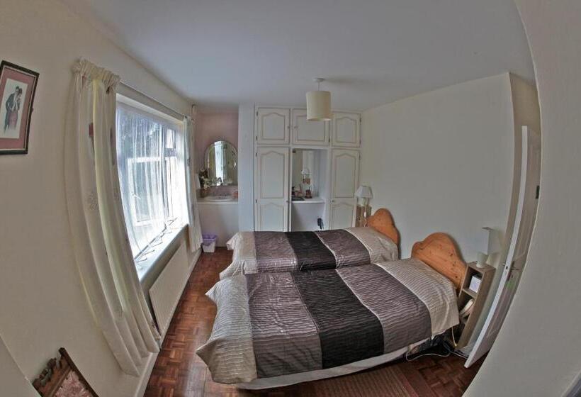 בית מלון כפרי Sea Breeze Bed And Breakfast