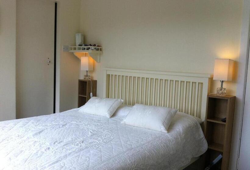 בית מלון כפרי Sea Breeze Bed And Breakfast