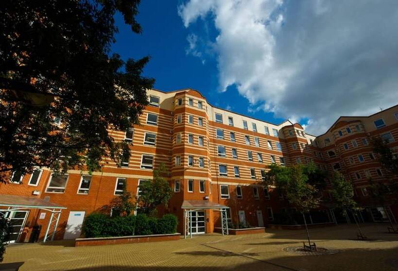 בית מלון כפרי Stamford Street Apartments