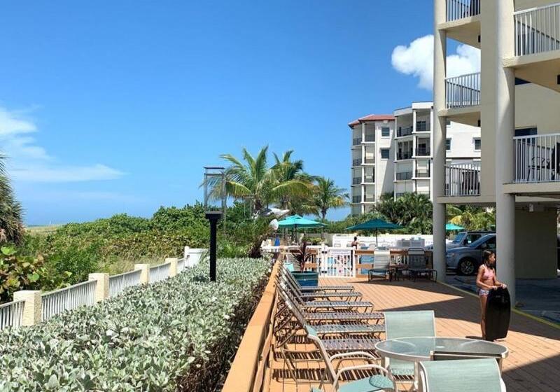 فندق Sunset Vistas Two Bedroom Beachfront Suites