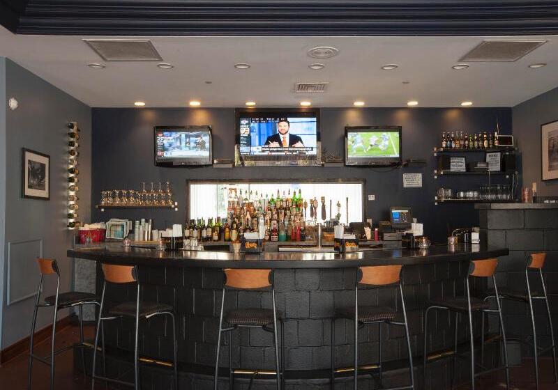 The Barrymore Hotel Tampa Riverwalk