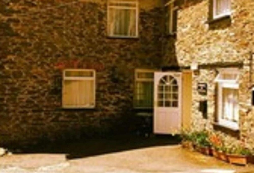 Отель The Copley Arms