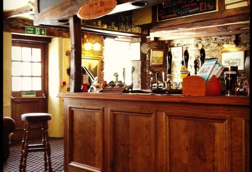 Отель The Copley Arms