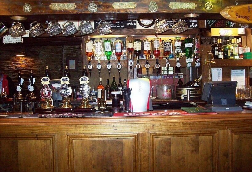 Отель The Copley Arms