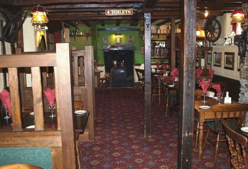Отель The Copley Arms