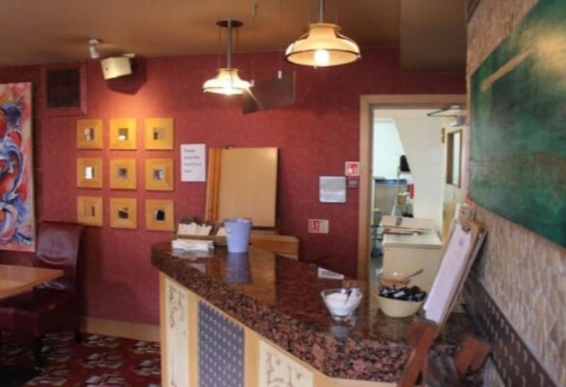 Отель The Crown