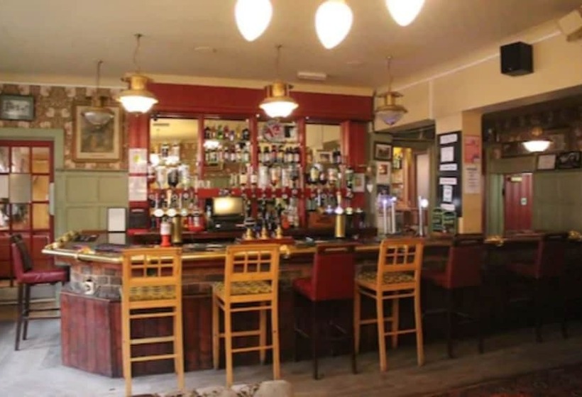 Отель The Crown