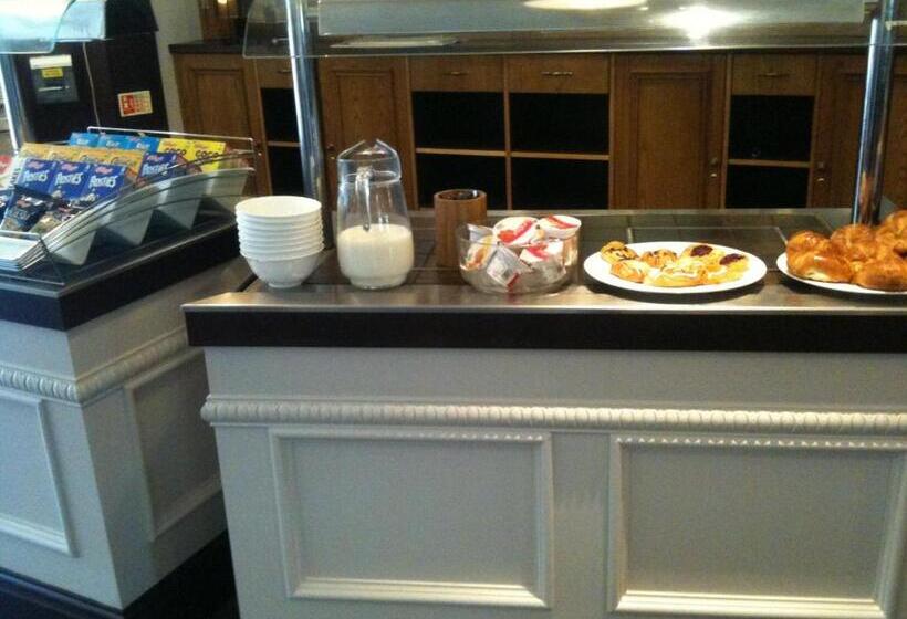 فندق The Fairway