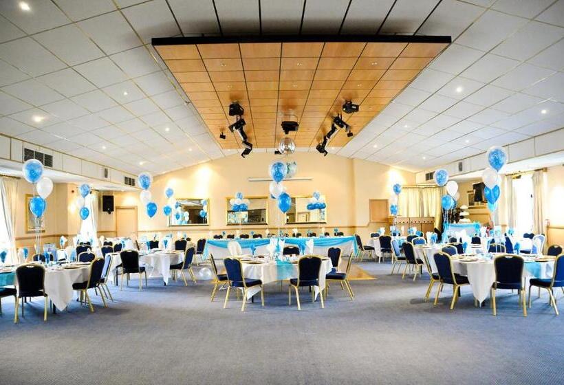 فندق The Fairway