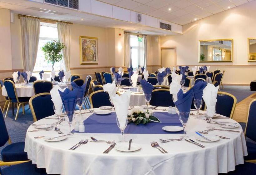 فندق The Fairway