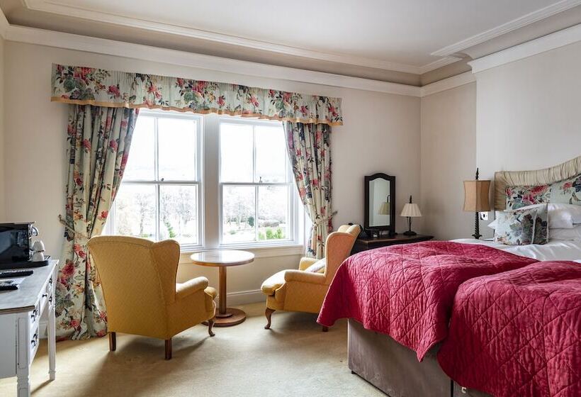 فندق The Lovat, Loch Ness