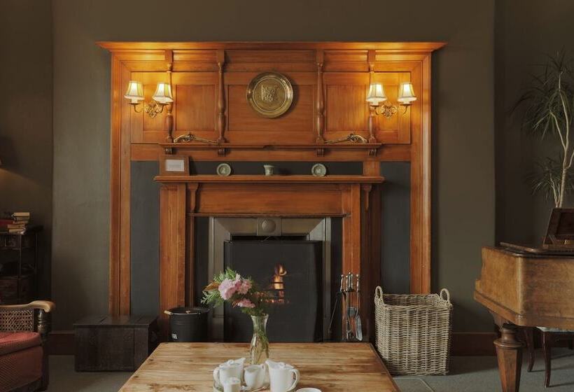 فندق The Lovat, Loch Ness