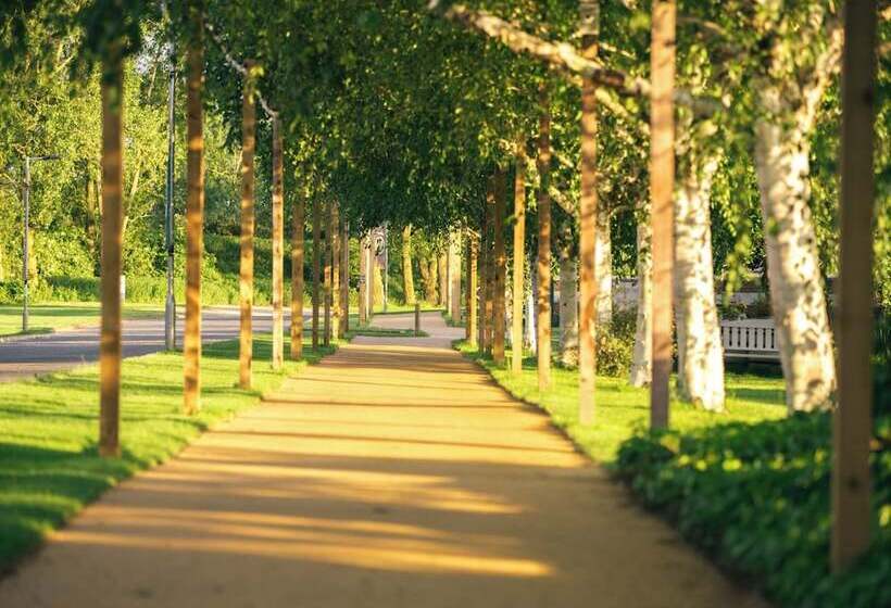 酒店 The Willows Training Centre