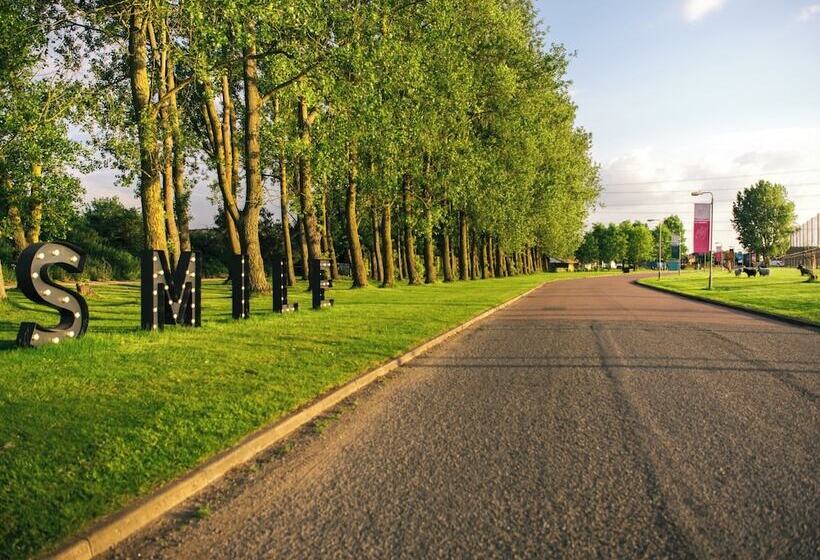 酒店 The Willows Training Centre