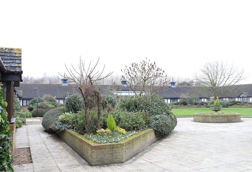 酒店 The Willows Training Centre