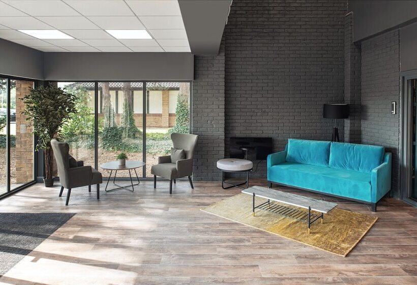 酒店 The Willows Training Centre