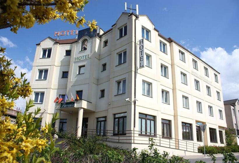 هتل Theresia