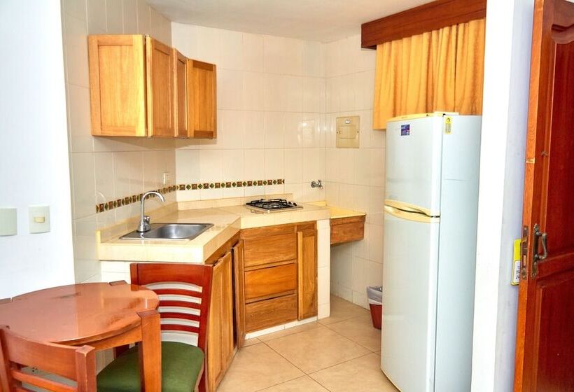 هتل Torre Del Prado