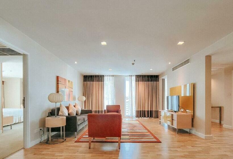 Отель Urbana Langsuan