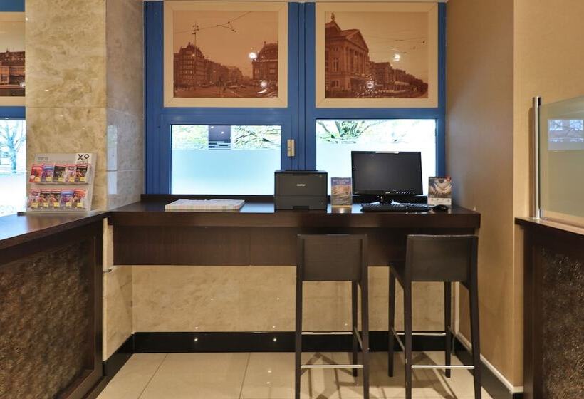 Xo Hotels Blue Square