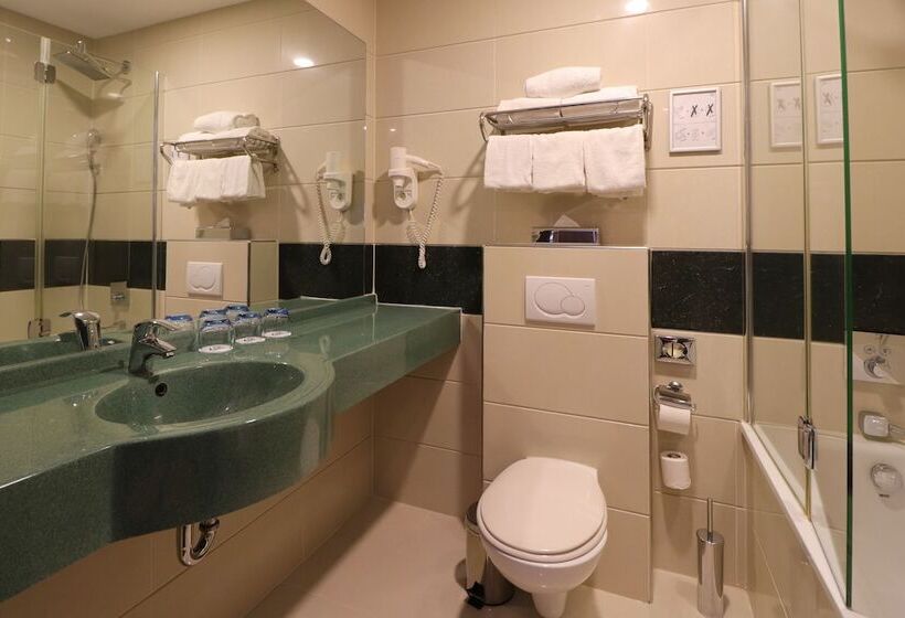 Xo Hotels Blue Square