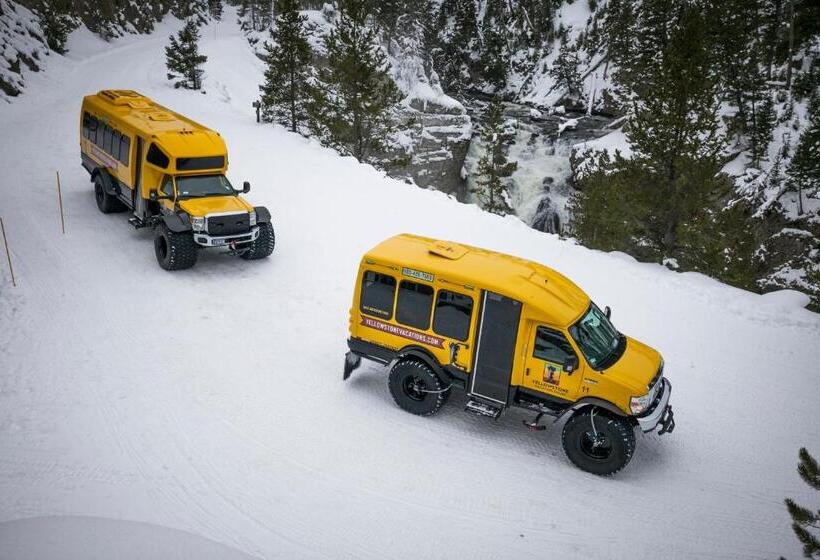 בית מלון כפרי Yellowstone Park