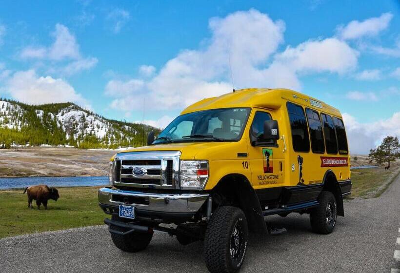 בית מלון כפרי Yellowstone Park