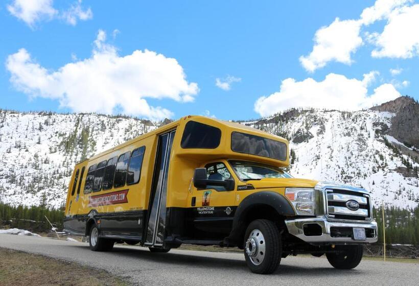 בית מלון כפרי Yellowstone Park
