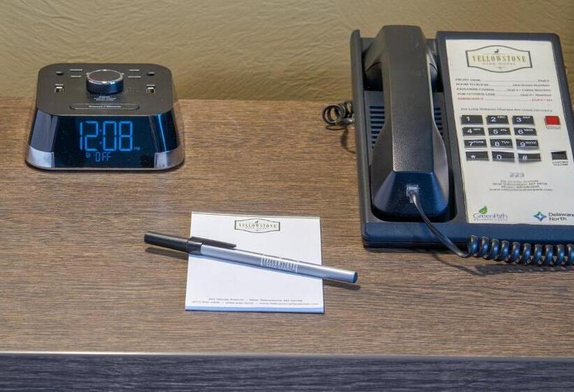 בית מלון כפרי Yellowstone Park